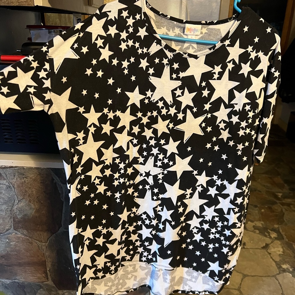 Lularoe star top